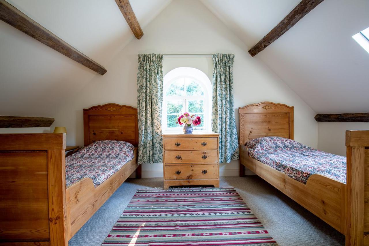 Temple Guiting Cottage Bagian luar foto
